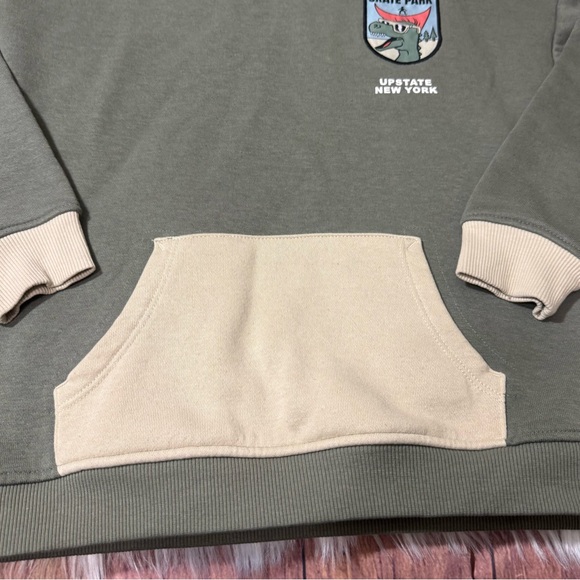 Primark Dino Skate Park Pullover Hoodie Boys Size 7-8 Yrs - Picture 10 of 16
